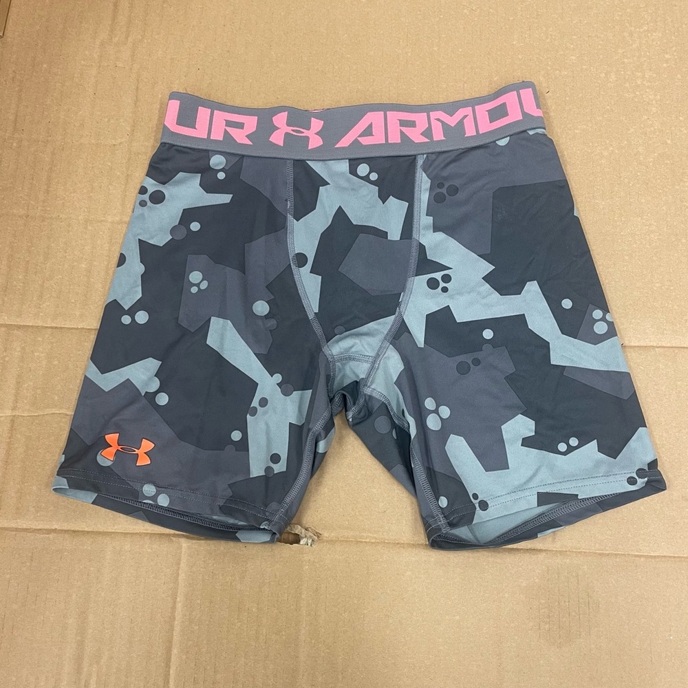 Under armour compression shorts men’s size large gray camo